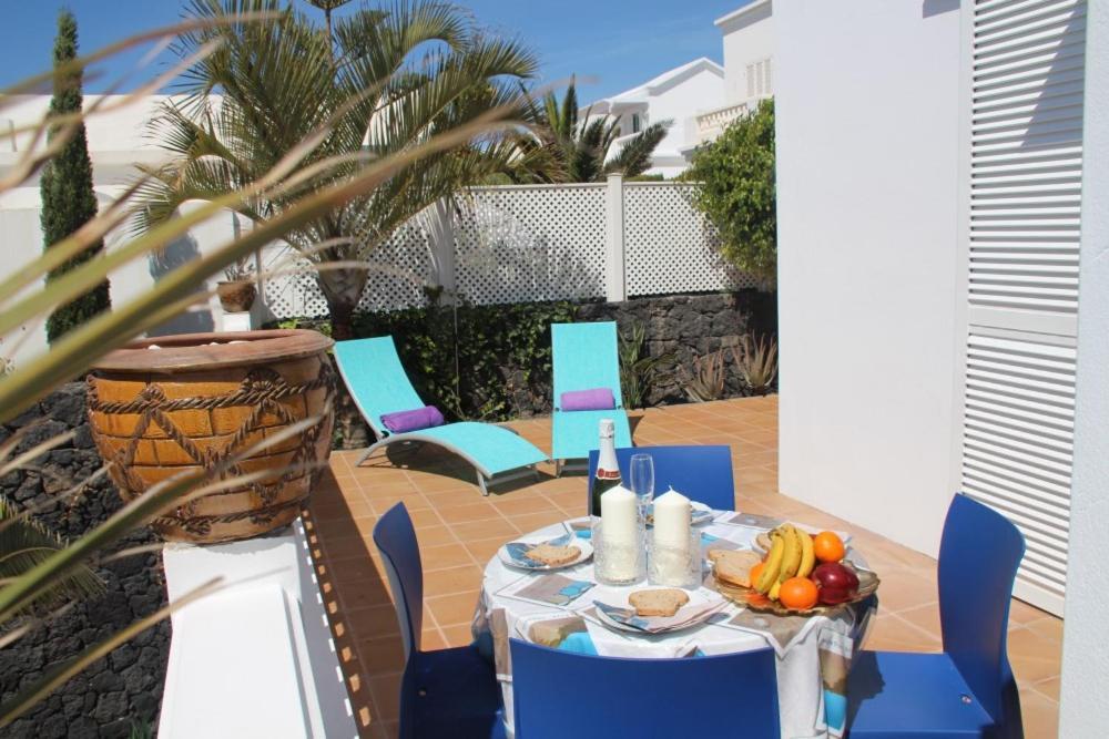Apartments Gina Y Vista Oceano Puerto del Carmen  Exterior photo