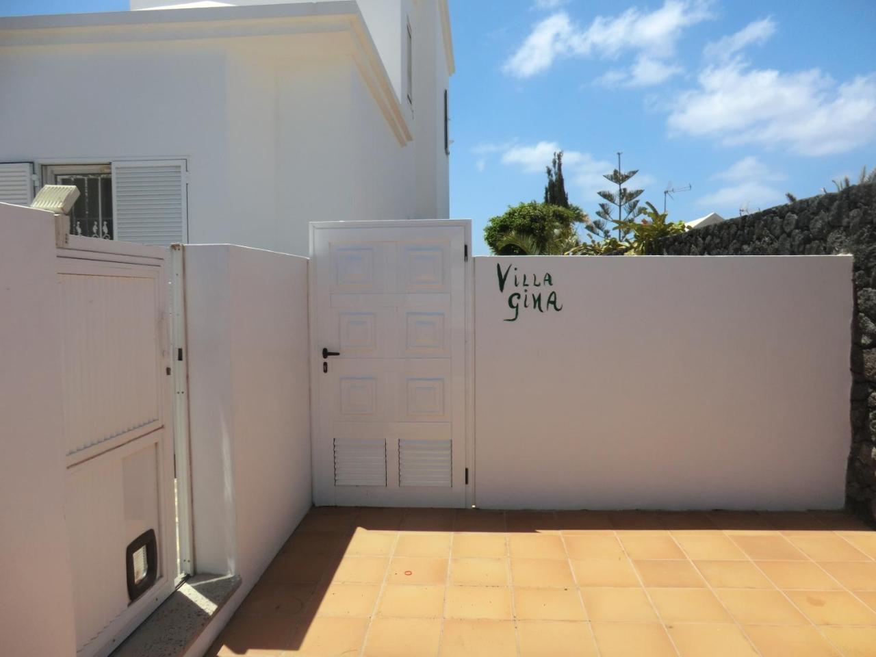 Apartments Gina Y Vista Oceano Puerto del Carmen  Exterior photo